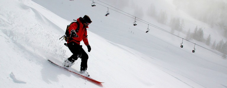 Zjazd na snowboardzie